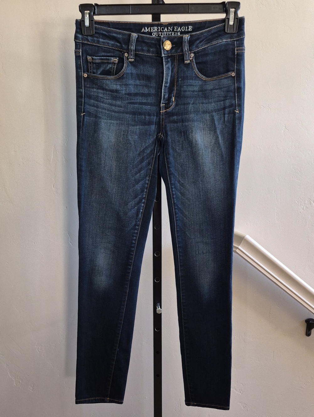 American Eagle Outfitters Navy Dark Wash Super Stretch Skinny Jeans Size 4